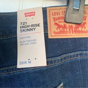 Levi's 721 Women’s (NWT) High Rise Skinny  Dark Blue Jeans